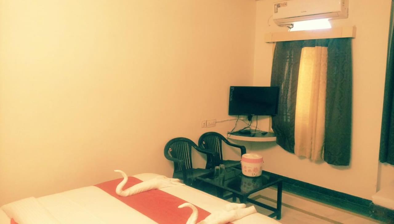 Hotel Rajkamal International Udaipur Luaran gambar